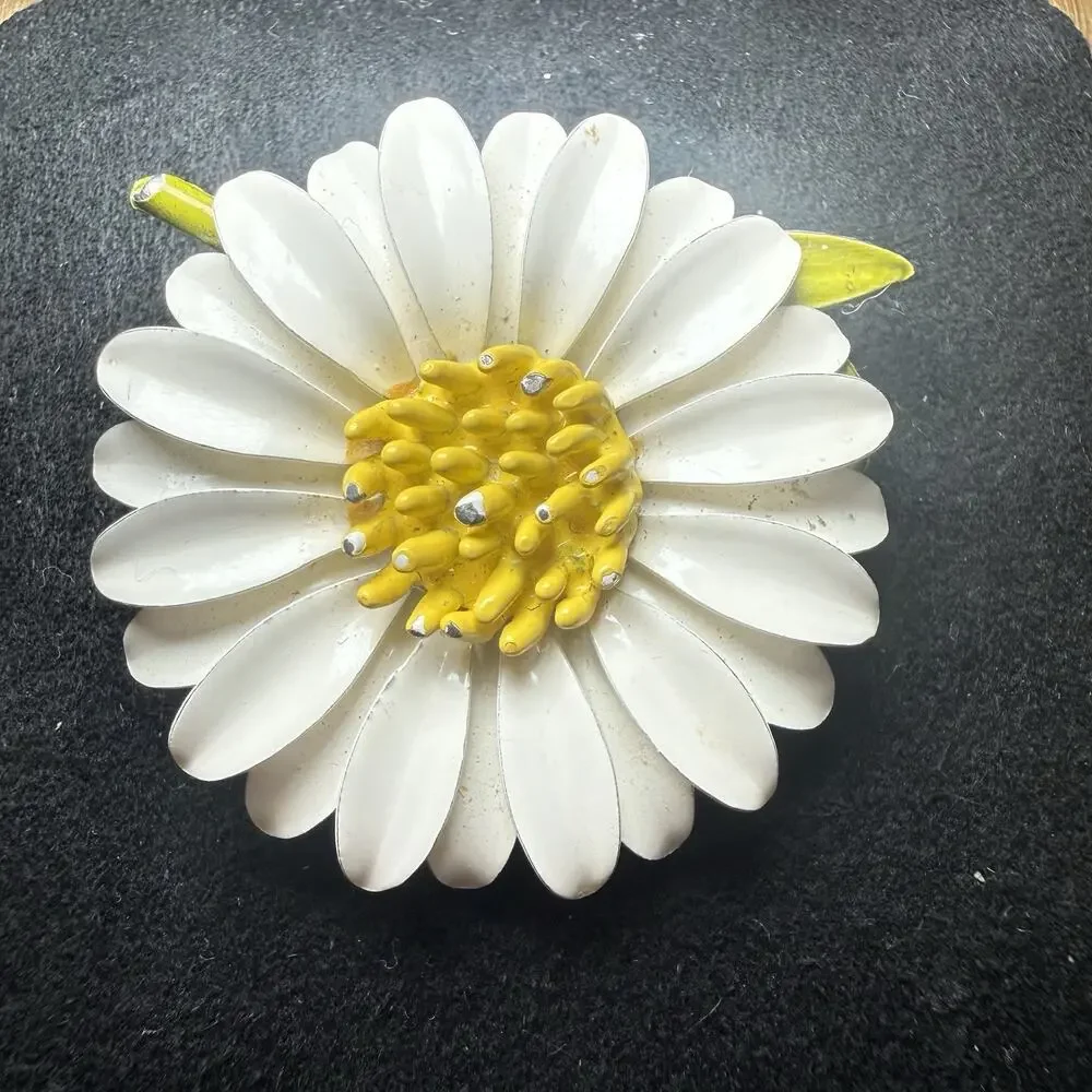 White Yellow Enamel Daisy Flower Brooch Pin Green Leaves 1.5 in Mod Retro